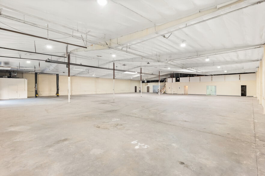 More Photos Of 3265 E 59th St, Long Beach Warehouse For Sale
