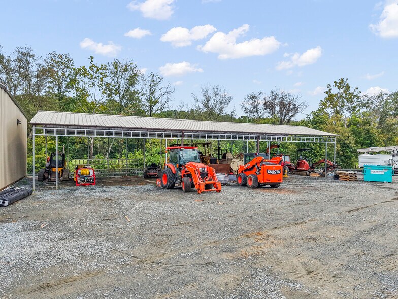 More Photos Of 4715 Bethania Station Rd, Winston-Salem Light Manufacturing For Sale