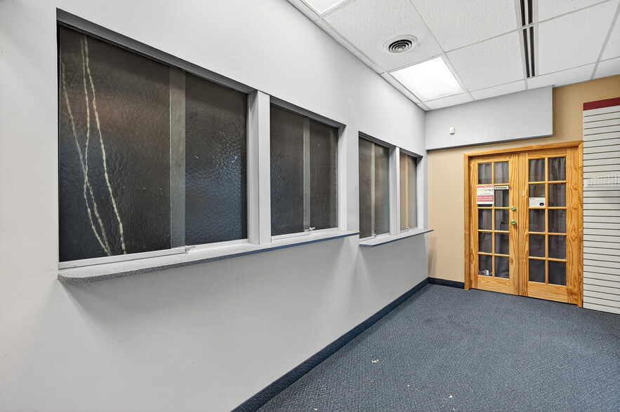 More Photos Of 4127-4141 Mayfield Rd, South Euclid Office For Sale
