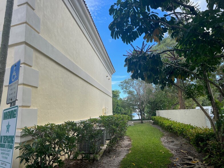 More Photos Of 12010 US Highway 1, North Palm Beach Medical For Sale