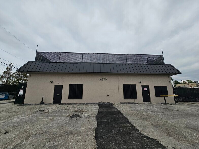 More Photos Of 4670 SW 83rd Ter, Davie Manufacturing For Sale