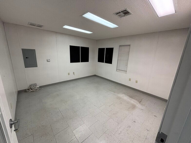 More Photos Of 19300 Valdosta Hwy, Valdosta Distribution For Lease