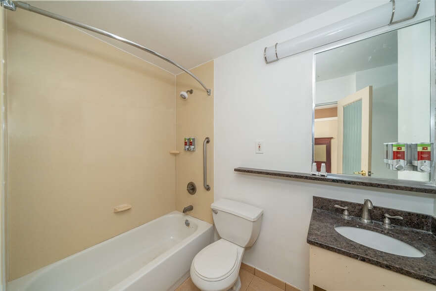 More Photos Of 129 W 46th St, New York Hotel For Sale