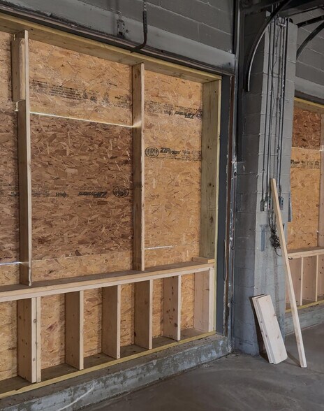 More Photos Of 46 Elm St, Amesbury Service Station For Lease