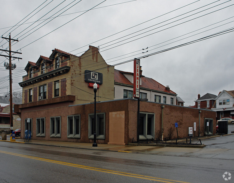 Primary Photo Of 240 Fairfield Ave, Bellevue Bank For Lease