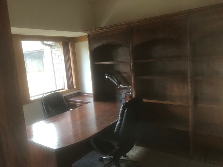 More Photos Of 4125 Okemos Rd, Okemos Office For Sale