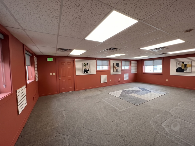More Photos Of 54 Bridge St, White River Junction General Retail For Lease
