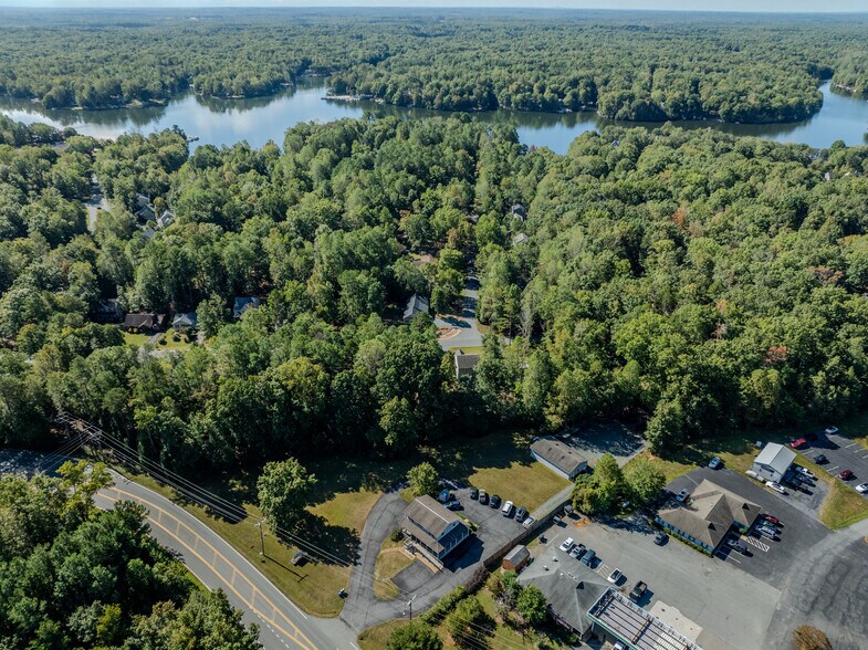 More Photos Of 2704 Lake Monticello Rd, Palmyra Office For Sale