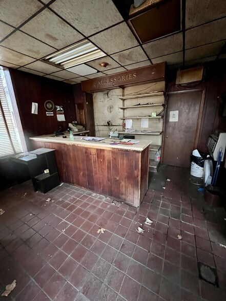 More Photos Of 2400 Ligonier St, Latrobe Auto Repair For Sale