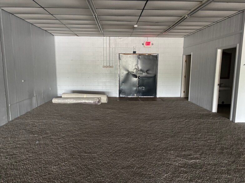 More Photos Of 1717-1721 E Abram St, Arlington Freestanding For Lease