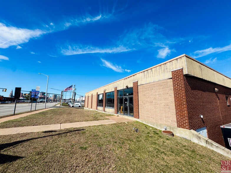 More Photos Of 400 Connecticut Blvd, East Hartford Freestanding For Lease