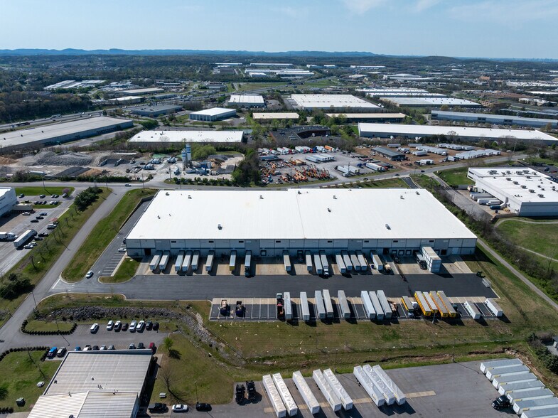 More Photos Of 421 Mason Rd, La Vergne Warehouse For Lease