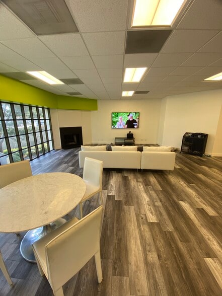 More Photos Of 3505 Cadillac Ave, Costa Mesa Office For Lease