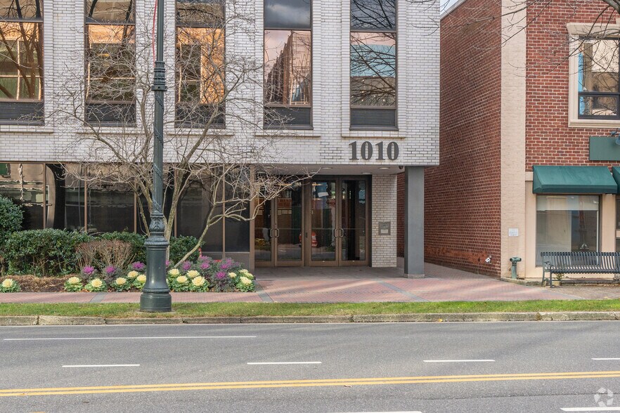 More Photos Of 1010 Franklin Ave, Garden City Medical For Lease