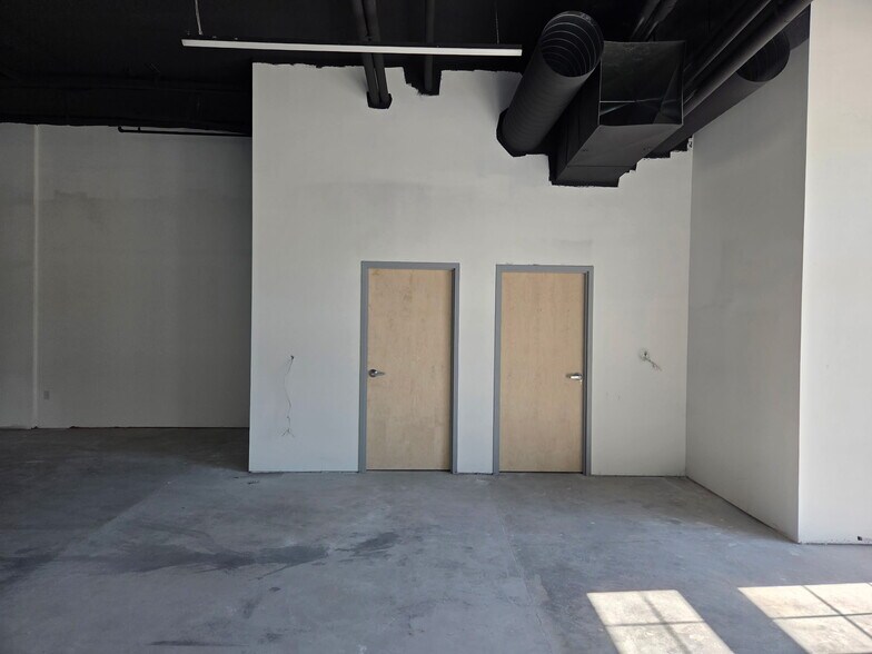 More Photos Of 15325 Old Town Dr, Parkville Apartments For Lease