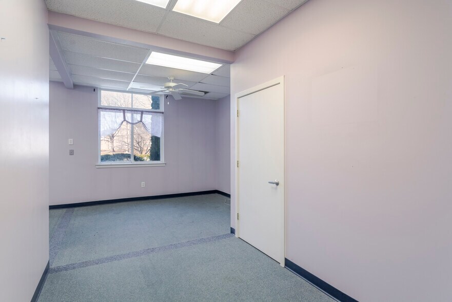More Photos Of 1410 Incarnation Dr, Charlottesville Medical For Sale