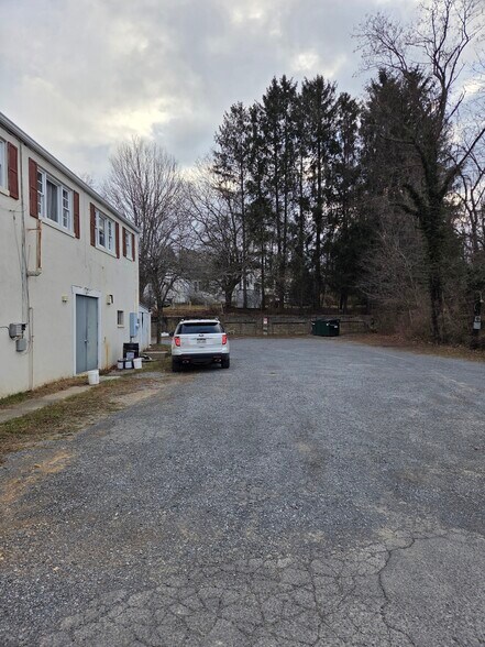 More Photos Of 120 Seneca Trl, Lewisburg Storefront Retail Residential For Sale