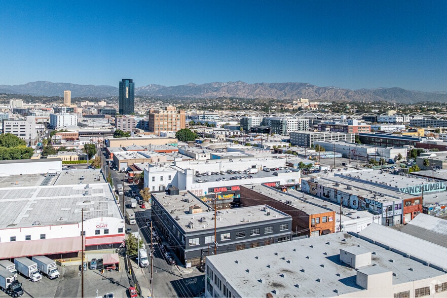 More Photos Of 932 Wilson St, Los Angeles Loft Creative Space For Lease