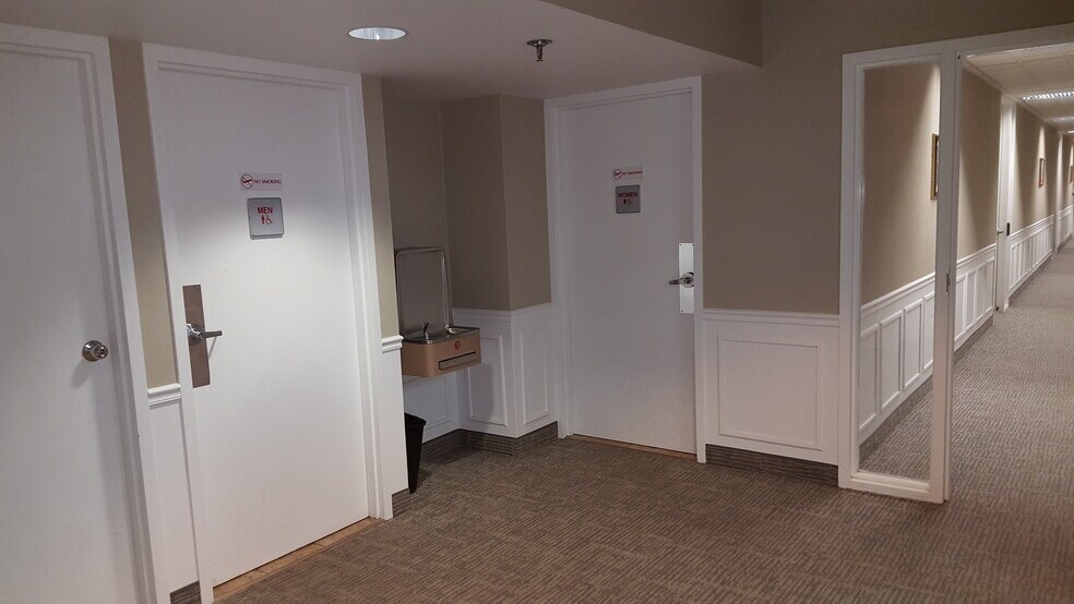More Photos Of 1607 E Big Beaver Rd, Troy Office Residential For Lease
