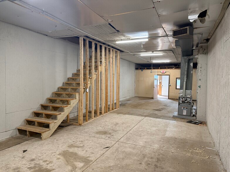 More Photos Of 2420 W Broad St, Columbus Freestanding For Lease
