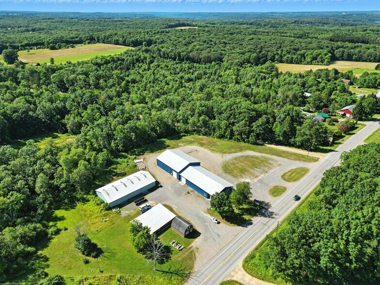 More Photos Of 4487 Sr 8, Titusville Showroom For Sale