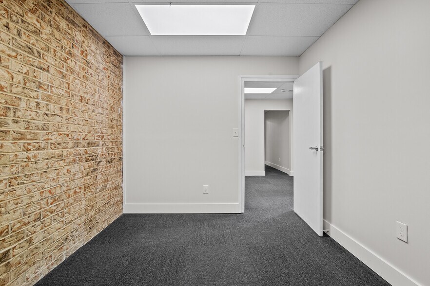 More Photos Of 2300 E 14th St, Tulsa Office For Lease