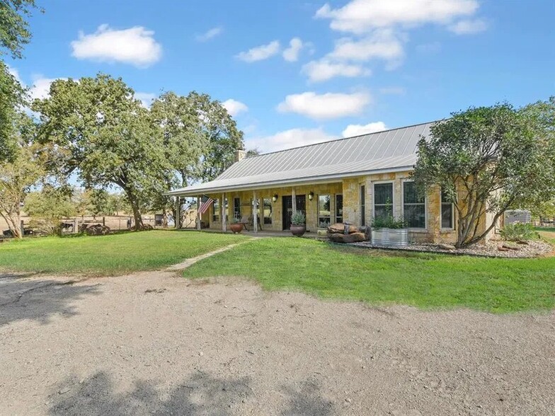 Primary Photo Of 317 Orr Rd, Luling Specialty For Sale