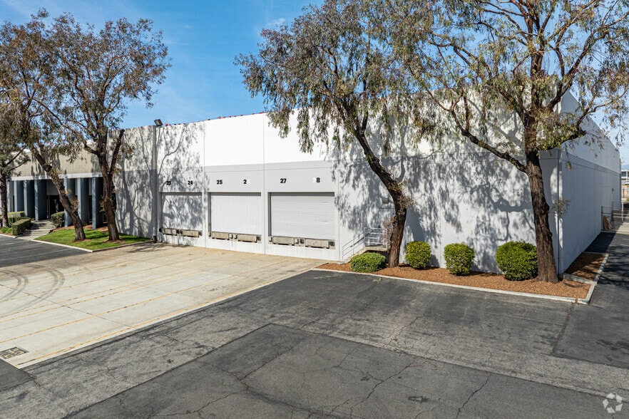 More Photos Of 14647-14667 Northam St, La Mirada Warehouse For Lease