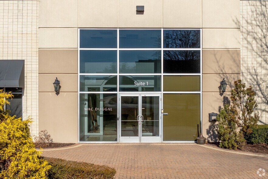 More Photos Of 145 Tower Dr, Burr Ridge Light Distribution For Sale