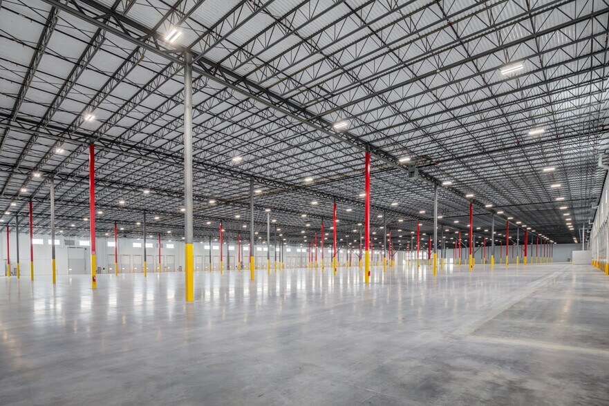 More Photos Of 601 E 10th St, Marcus Hook Distribution For Lease