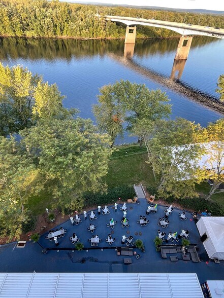 More Photos Of 100 Great Meadow Rd, Wethersfield Office For Lease