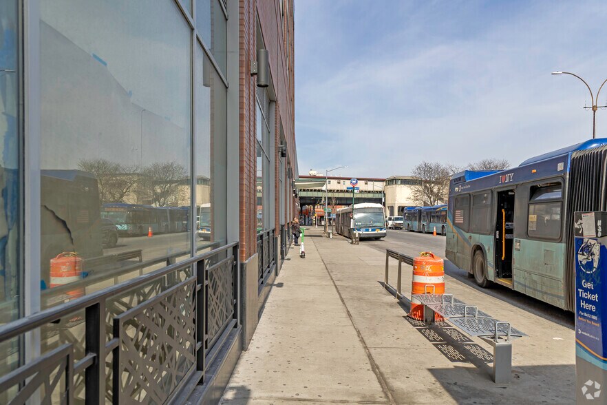 More Photos Of 3651 Bruckner Blvd, Bronx Office For Lease