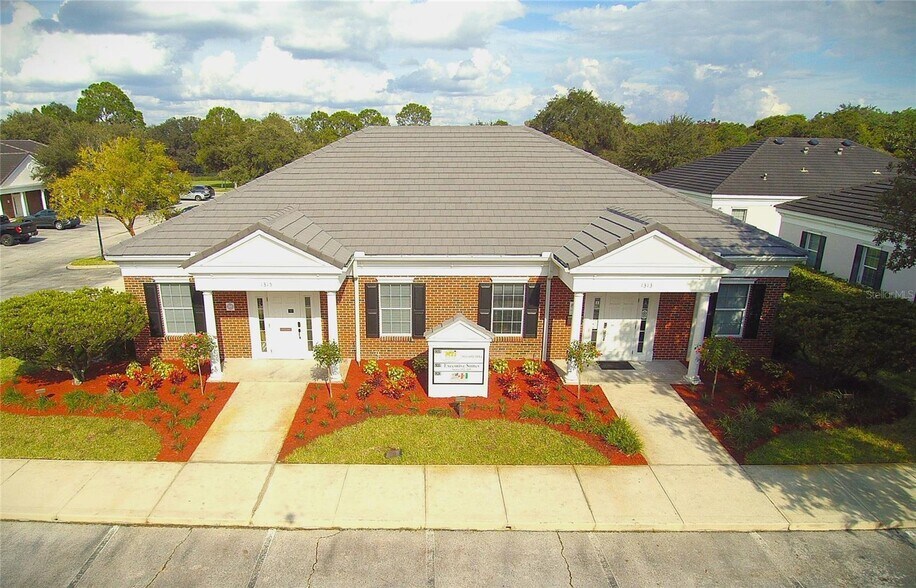 Primary Photo Of 1315 Providence Rd, Brandon Office Residential For Lease