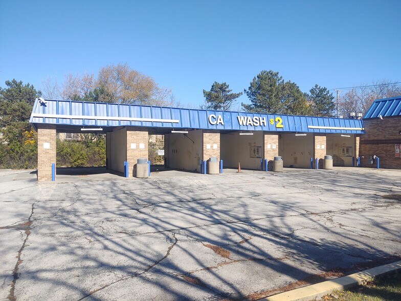 More Photos Of 800 N River Rd, Mount Prospect Specialty For Sale