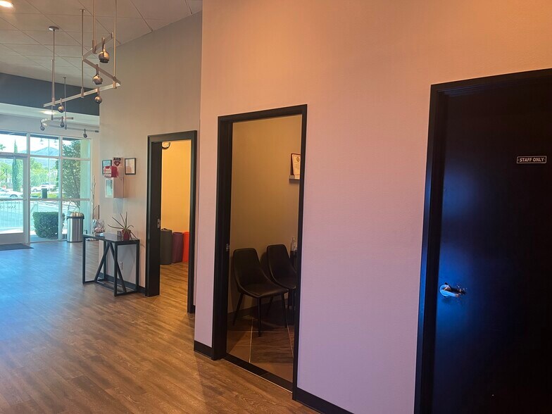 More Photos Of 11251 S Eastern Ave, Henderson Storefront For Lease