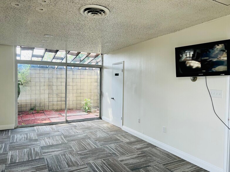 More Photos Of 1153 S Greenwood Ave, Montebello Manufacturing For Lease