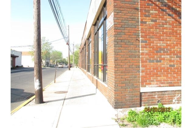 More Photos Of 250 S Van Brunt St, Englewood Manufacturing For Lease