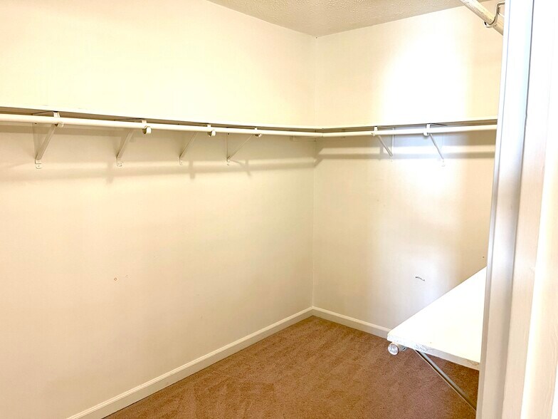 More Photos Of 2124 Hickory Bnd SE, Conyers Multifamily For Sale