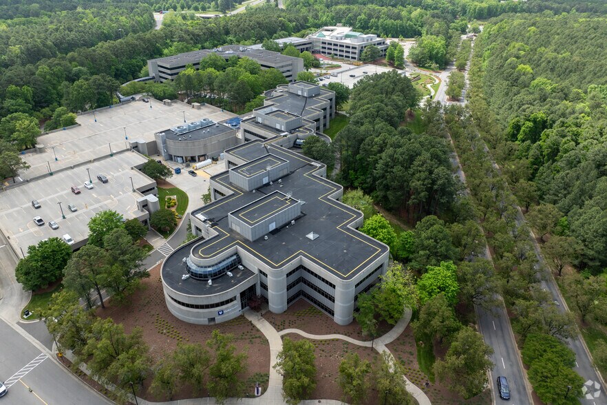 More Photos Of 40 Moore Dr, Durham Unknown For Lease