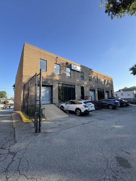 Primary Photo Of 5505 Vine St, Alexandria Warehouse For Sale