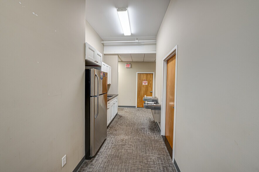 More Photos Of 41 Green St, Huntington Medical For Lease