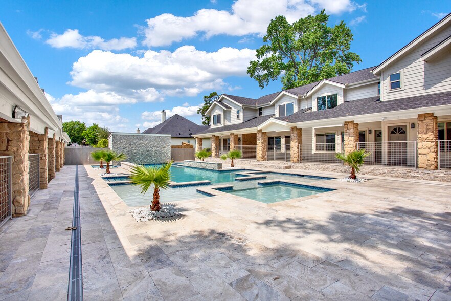 More Photos Of 12455 Melville Dr, Montgomery Apartments For Sale