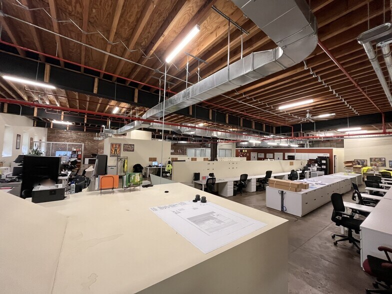 More Photos Of 1431 Cromwell Ave, Bronx Industrial For Sale