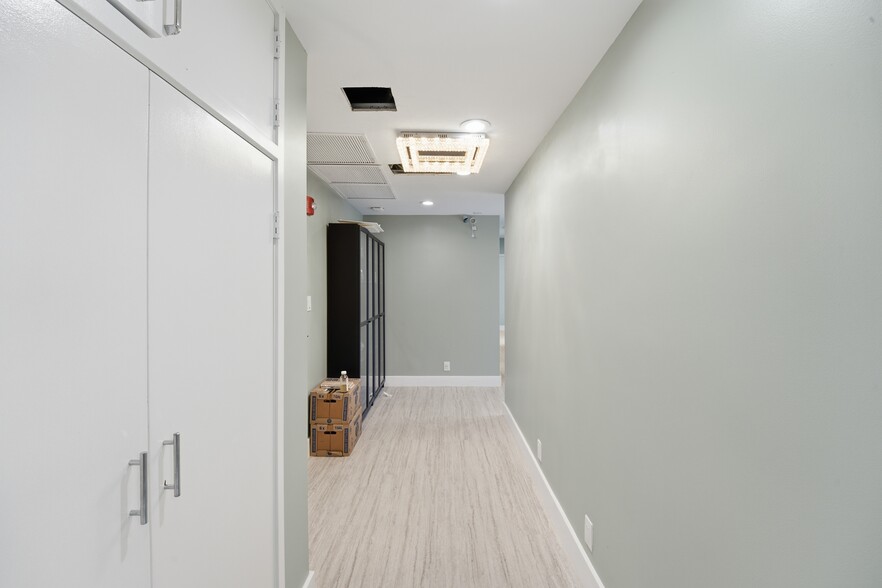 More Photos Of 6800 Fleetwood Rd, McLean Apartments For Sale