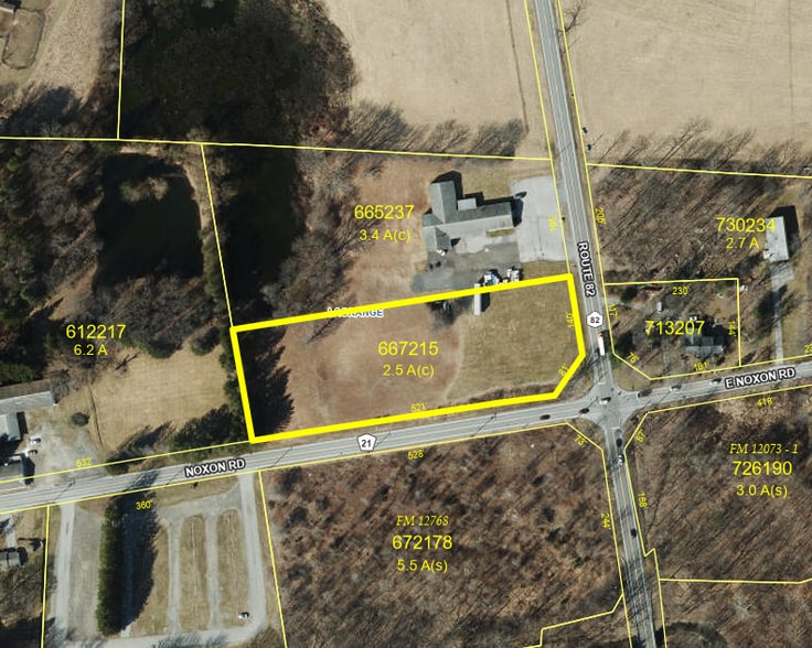 More Photos Of 2003 NY-82, Lagrangeville Showroom For Sale