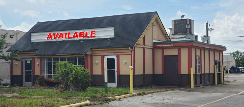 Primary Photo Of 7810 Bellfort Rd, Houston Restaurant For Lease