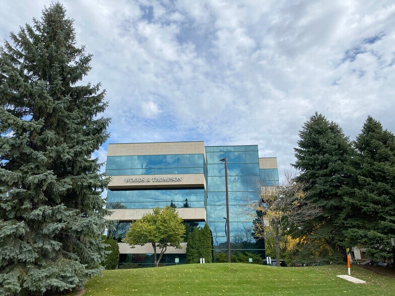 More Photos Of 941 Hillwind Rd NE, Minneapolis Medical For Lease