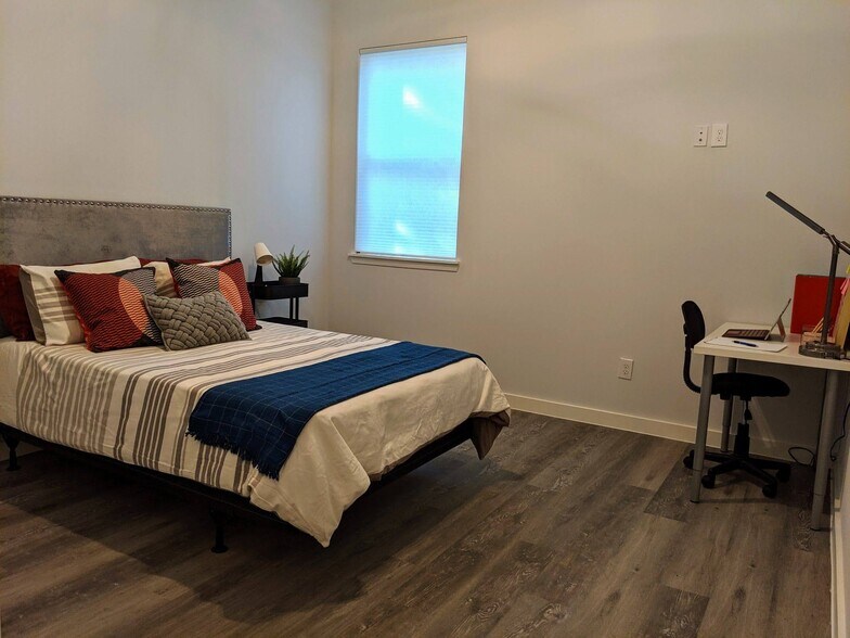 More Photos Of 3424-3426 Tuam St, Houston Apartments For Sale