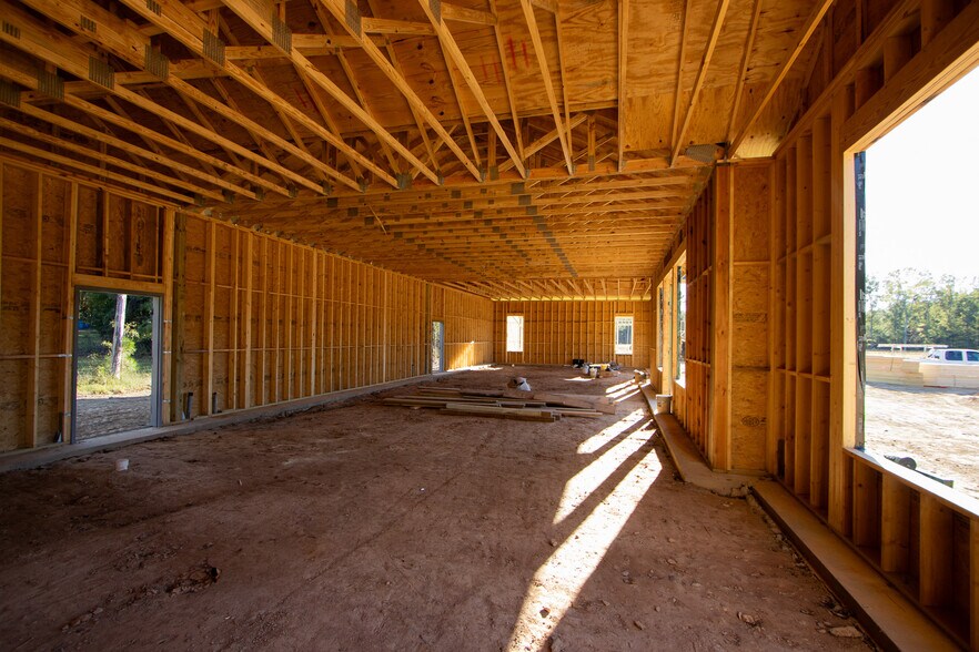 More Photos Of 573 Chapin Rd, Chapin Unknown For Lease