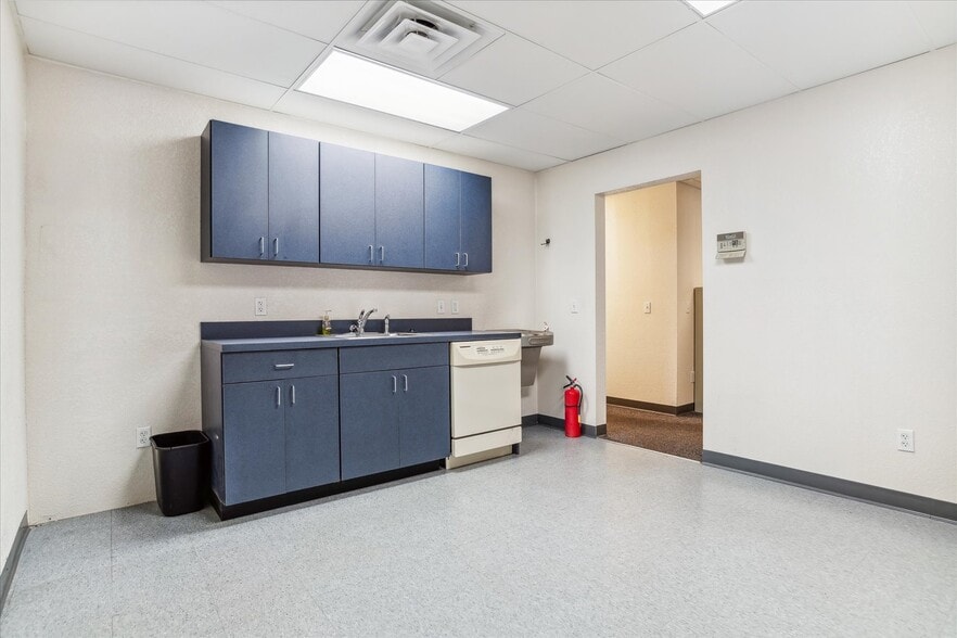 More Photos Of 5105 S Santa Fe Dr, Littleton Medical For Sale